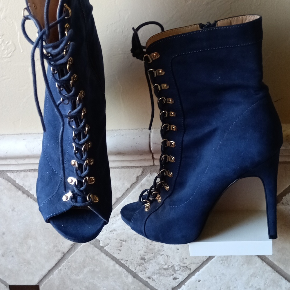 Wild diva peep toe bootie